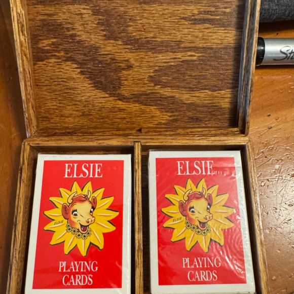 1993 Borden, Inc. Elsie Playing Cards Full Deck Factory Sealed New Made in USA - Picture 3 of 5